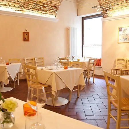 Gasthof Osteria Senza Fretta For Rent Cuneo